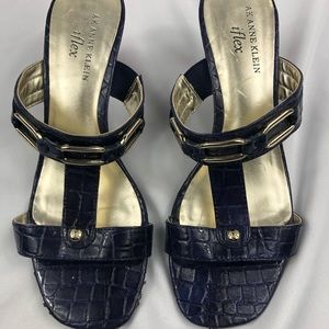 AK Anne Kline women’s sandals size 7 1/2 M  Purple print Silver embellishment